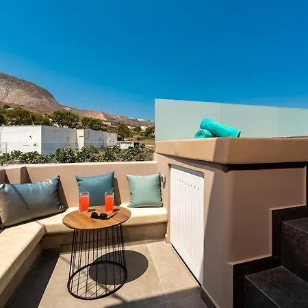 The Penthouse Santorini, Kamari, Thira סנטוריני