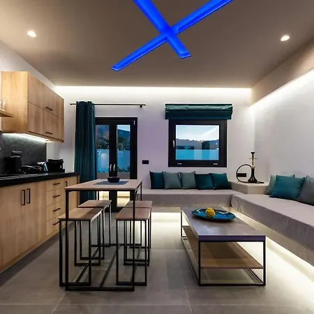 Apartment The Penthouse Santorini, Kamari, Thira *