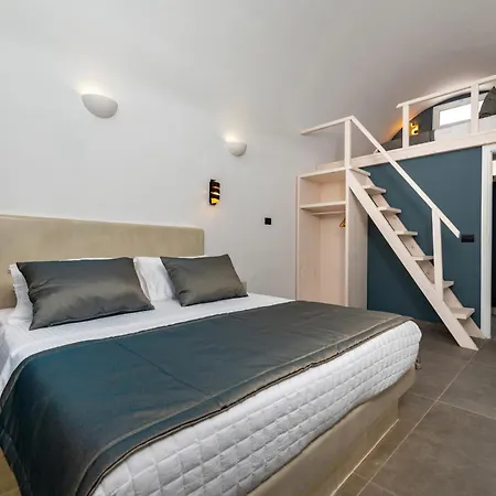 The Penthouse Santorini, Kamari, Thira *