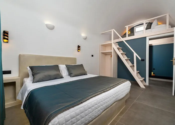 The Penthouse Santorini, Kamari, Thira *