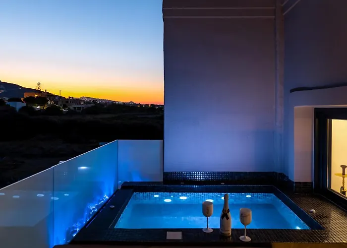 The Penthouse Santorini, Kamari, Thira Appartement