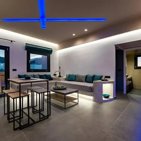 The Penthouse Santorini, Kamari, Thira