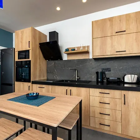 The Penthouse Santorini, Kamari, Thira 公寓 *